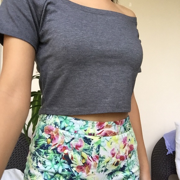 Gray Crop Top - Picture 3 of 3
